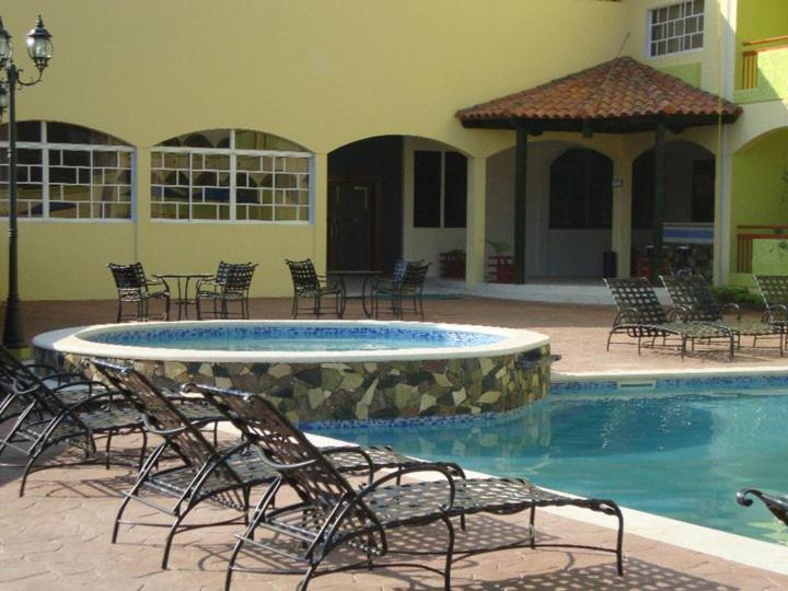 Hotel Novus Caoba Esperanza Exterior photo
